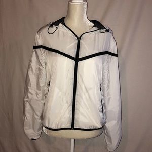 WHITE WINDBREAKER